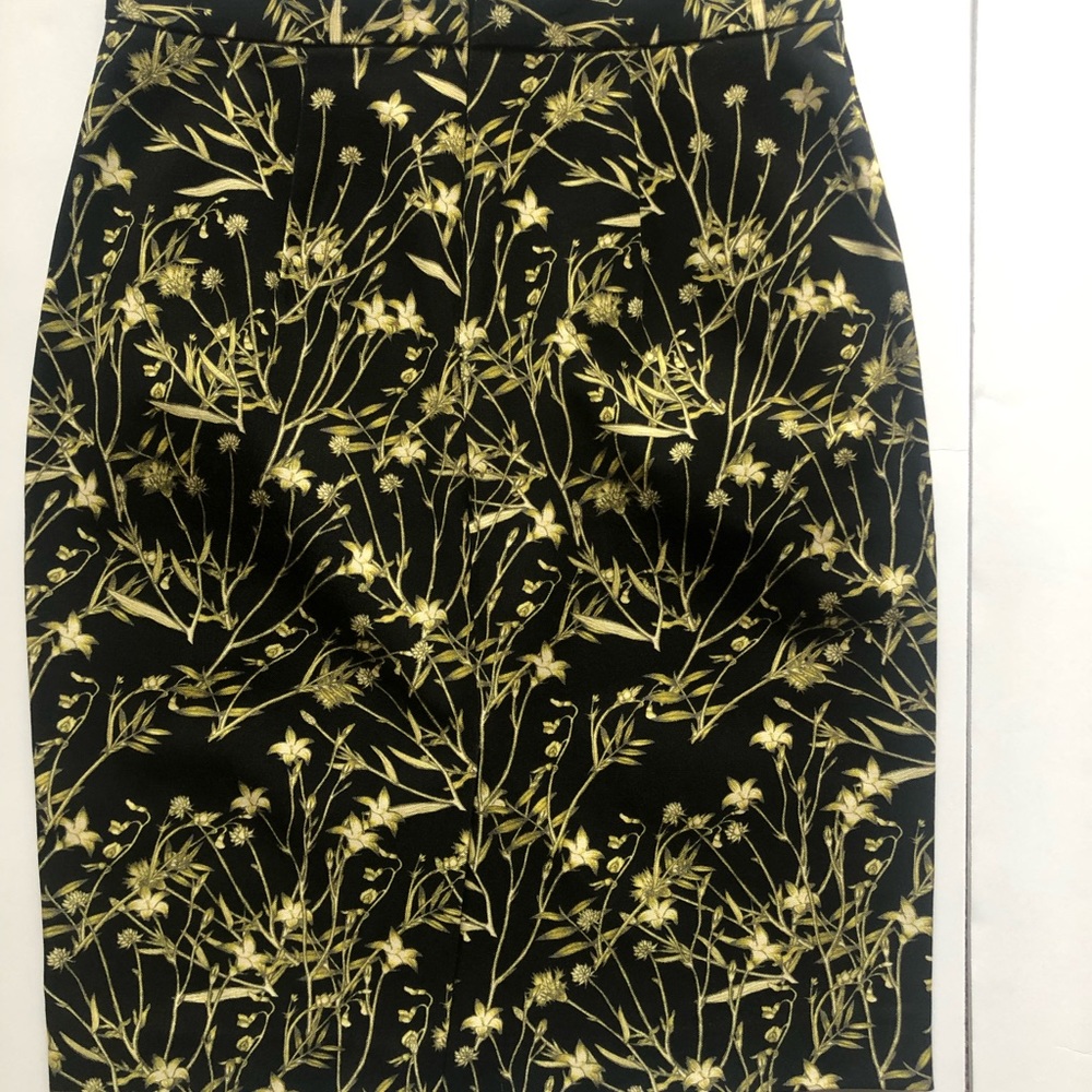 Banana Republic Floral Print Straight Skirt. Used